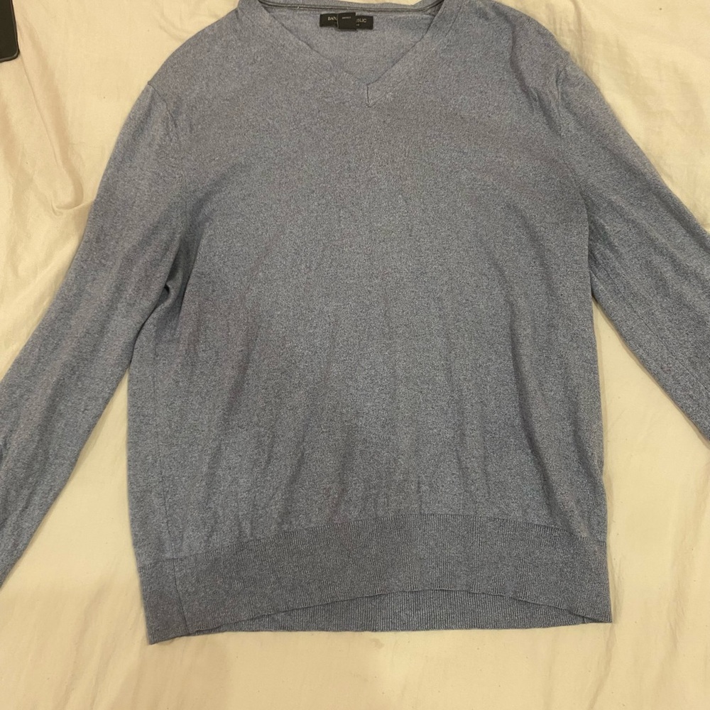 Banana Republic Men's Blue V-Neck Sweater